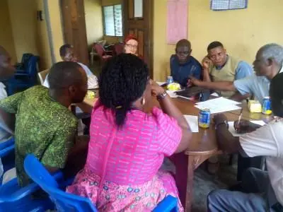 106 mus table_rsz.jpg